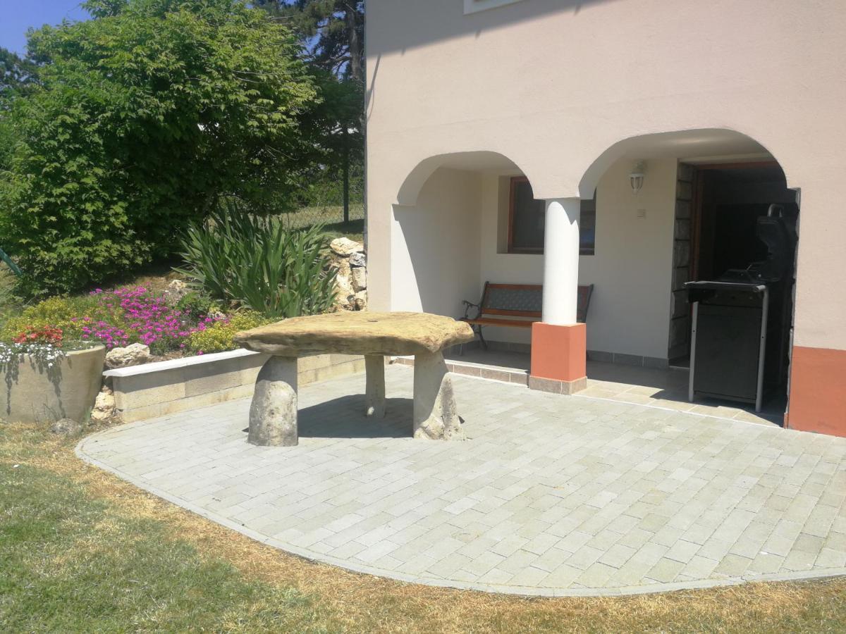 Rezi Bottyahat Guesthouse מראה חיצוני תמונה