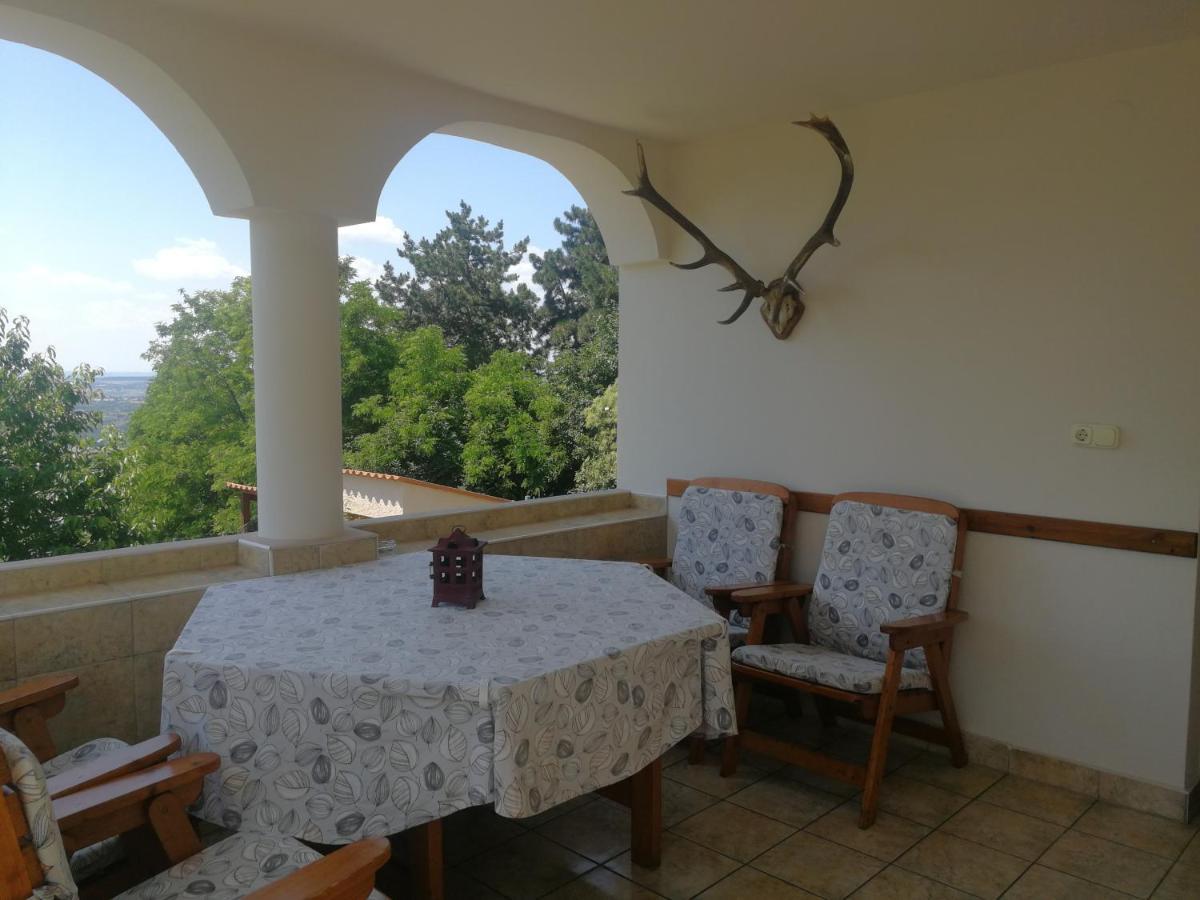 Rezi Bottyahat Guesthouse מראה חיצוני תמונה